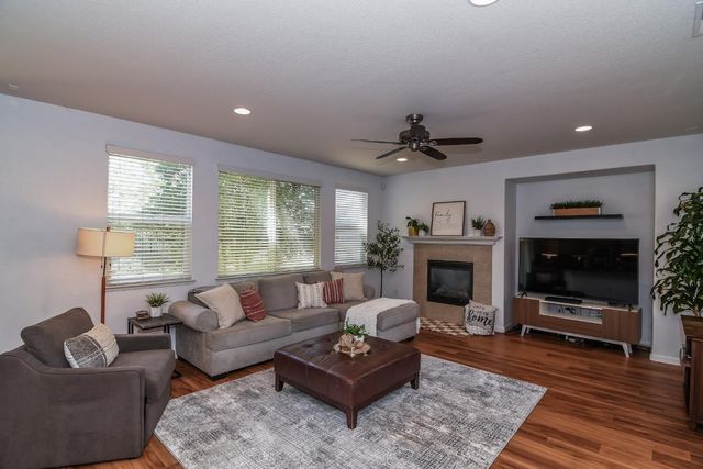 4812 Coppola Cir, Elk Grove, CA 95757