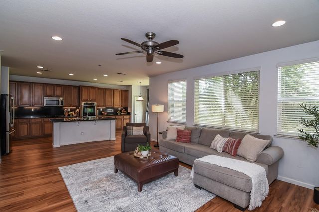 4812 Coppola Cir, Elk Grove, CA 95757