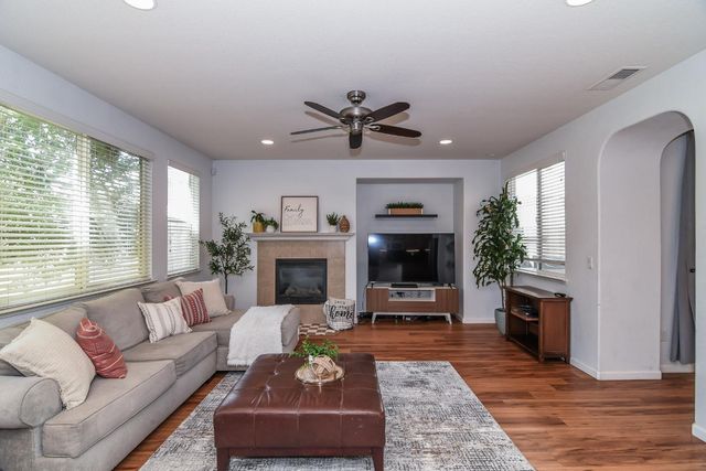 4812 Coppola Cir, Elk Grove, CA 95757