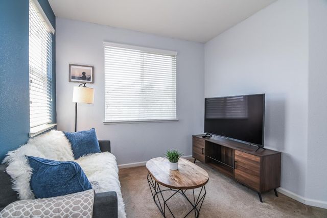 4812 Coppola Cir, Elk Grove, CA 95757