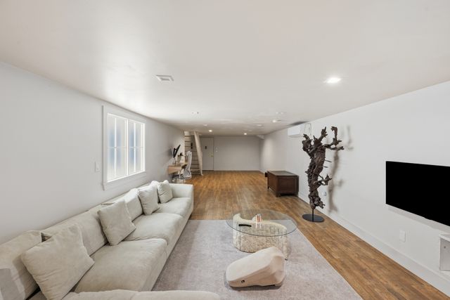 326 IRVING Avenue, New York City, NY 11237