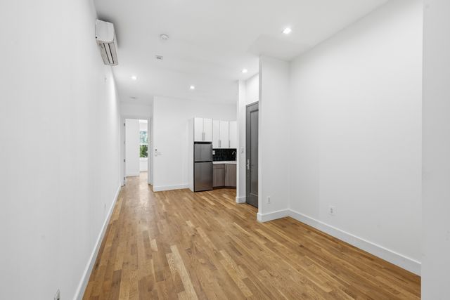 326 IRVING Avenue, New York City, NY 11237