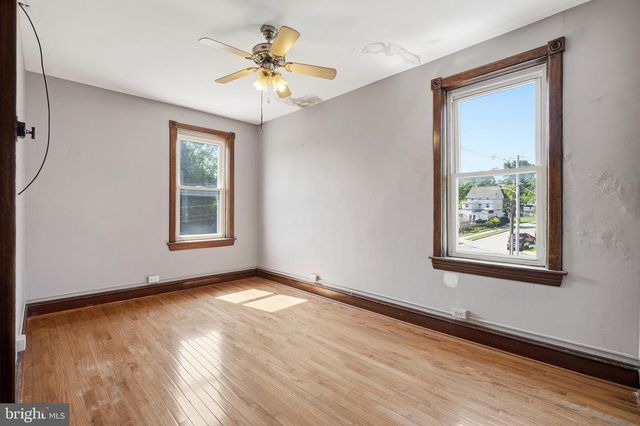 300 NUTT RD, Phoenixville, PA 19460