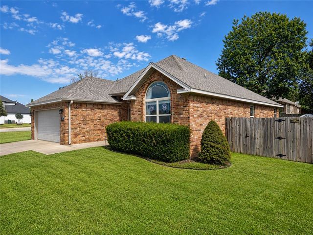 3682 W Grouse Road, Fayetteville, AR 72704
