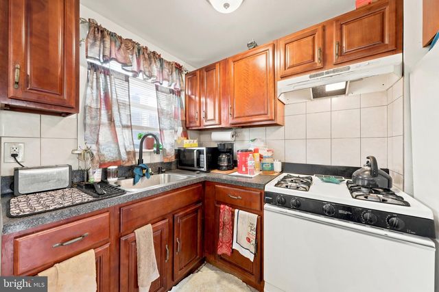 431 RARITAN ST, Camden, NJ 08105