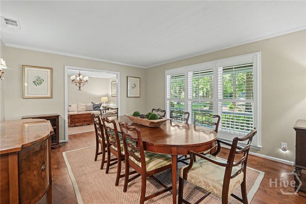 Image 13 of property listing at 7 Fletcher Lane, Savannah, GA 31411