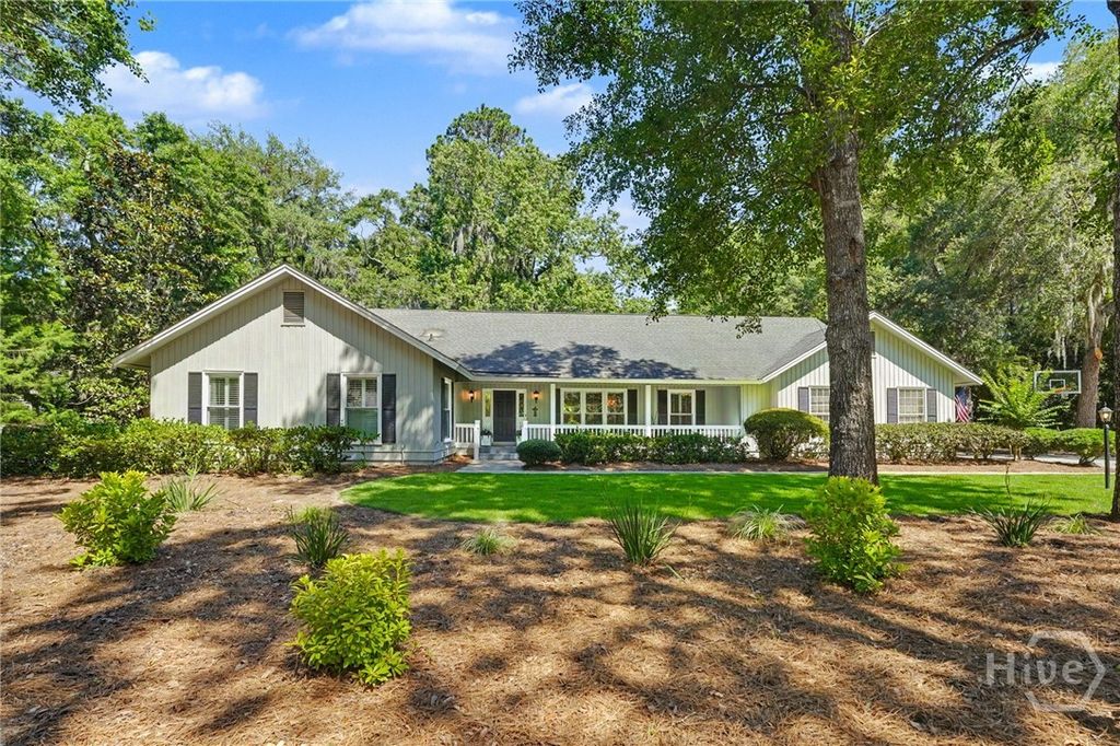 Image 2 of property listing at 7 Fletcher Lane, Savannah, GA 31411