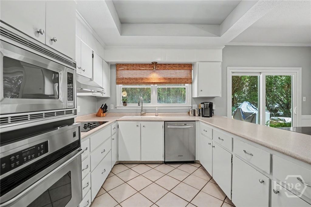 Image 23 of property listing at 7 Fletcher Lane, Savannah, GA 31411