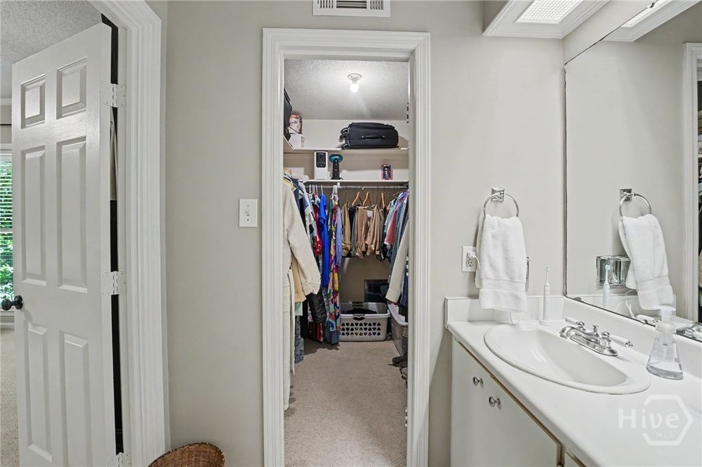 Image 37 of property listing at 7 Fletcher Lane, Savannah, GA 31411