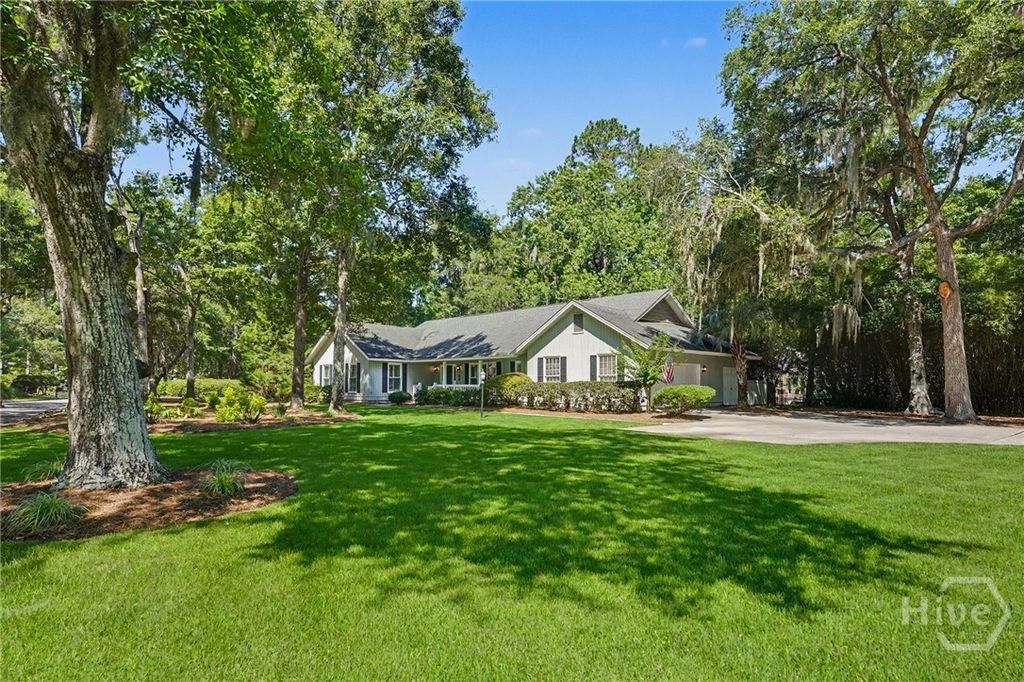 Image 4 of property listing at 7 Fletcher Lane, Savannah, GA 31411