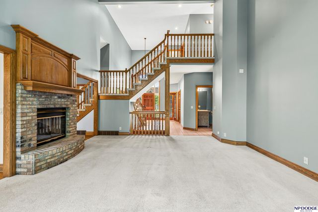 16717 Leavenworth Circle, Omaha, NE 68118