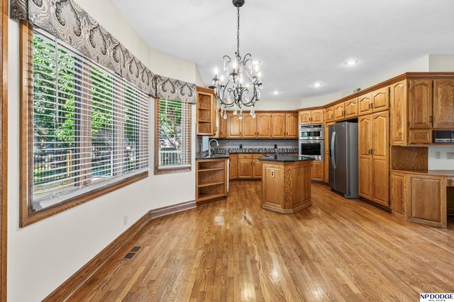 16717 Leavenworth Circle, Omaha, NE 68118