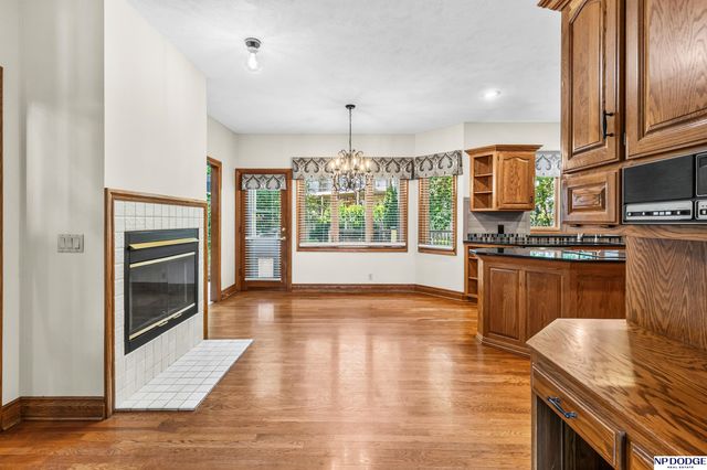 16717 Leavenworth Circle, Omaha, NE 68118
