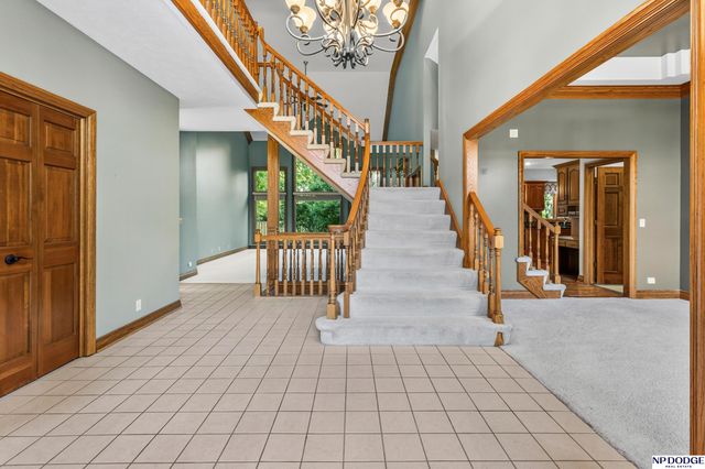16717 Leavenworth Circle, Omaha, NE 68118