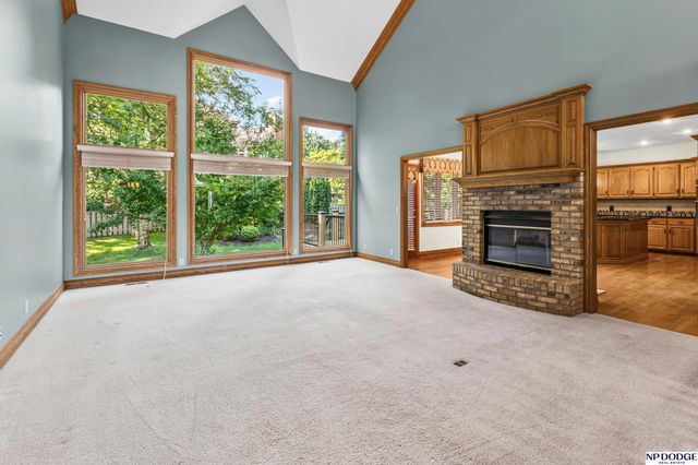 16717 Leavenworth Circle, Omaha, NE 68118