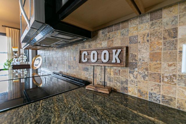 4873 W JACK PINE COURT, Appleton, WI 54913