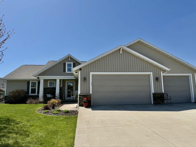4873 W JACK PINE COURT, Appleton, WI 54913