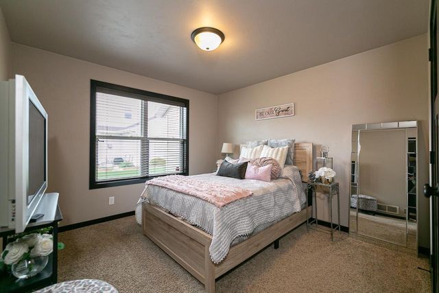 4873 W JACK PINE COURT, Appleton, WI 54913