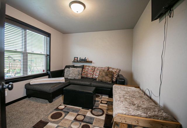 4873 W JACK PINE COURT, Appleton, WI 54913