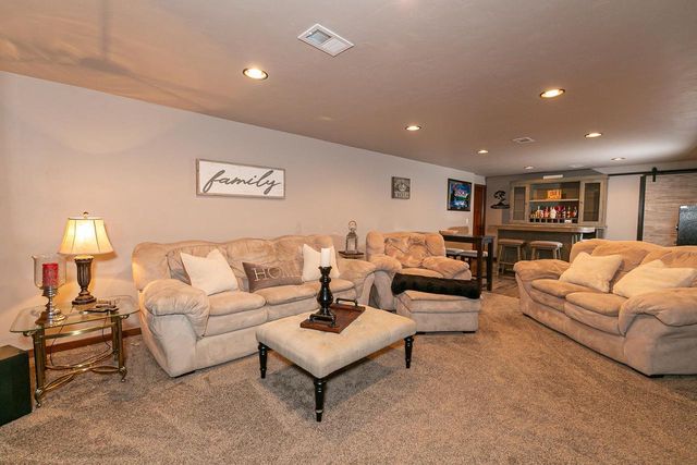 4873 W JACK PINE COURT, Appleton, WI 54913