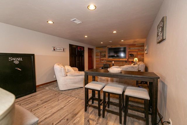4873 W JACK PINE COURT, Appleton, WI 54913