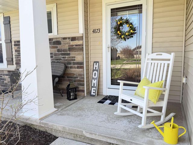 4873 W JACK PINE COURT, Appleton, WI 54913