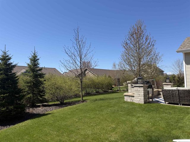 4873 W JACK PINE COURT, Appleton, WI 54913