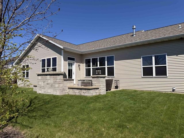 4873 W JACK PINE COURT, Appleton, WI 54913