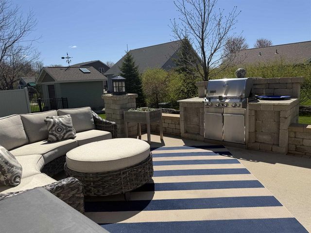 4873 W JACK PINE COURT, Appleton, WI 54913