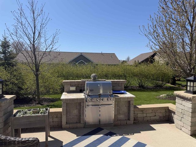 4873 W JACK PINE COURT, Appleton, WI 54913