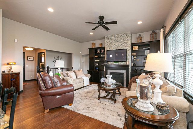 4873 W JACK PINE COURT, Appleton, WI 54913