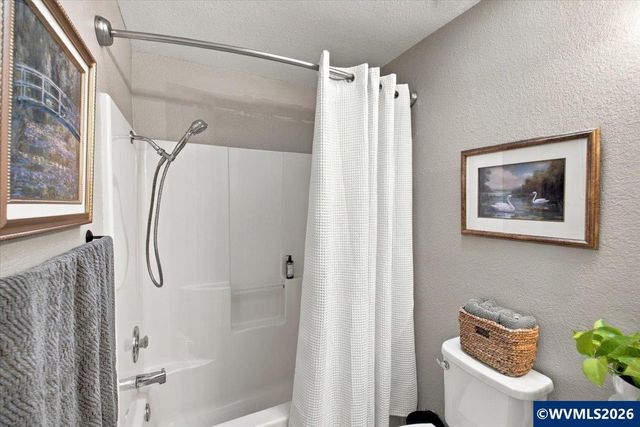 1487 Palace Dr NE, Salem, OR 97301