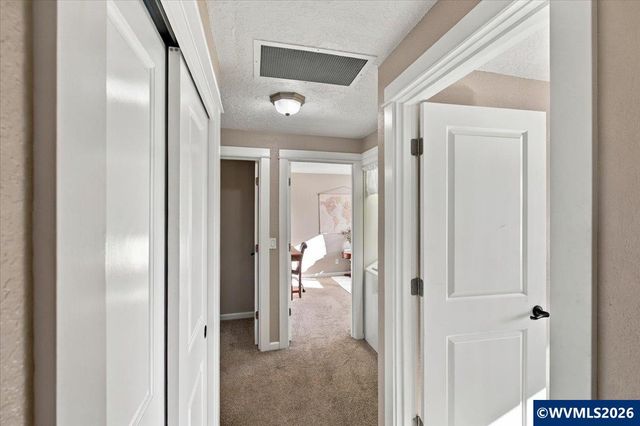 1487 Palace Dr NE, Salem, OR 97301
