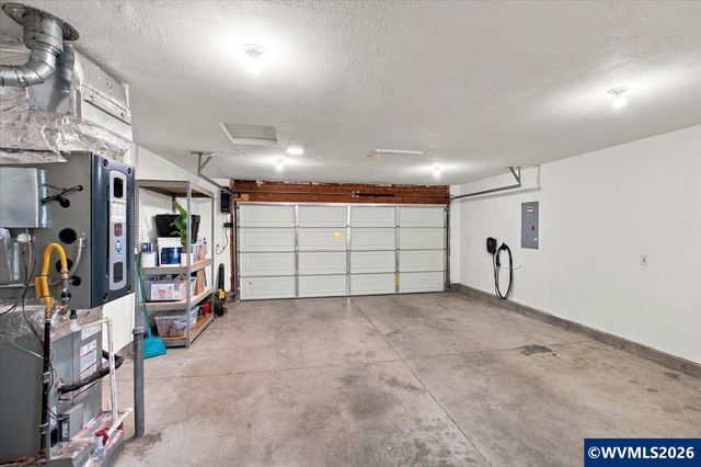 1487 Palace Dr NE, Salem, OR 97301