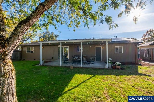 1487 Palace Dr NE, Salem, OR 97301