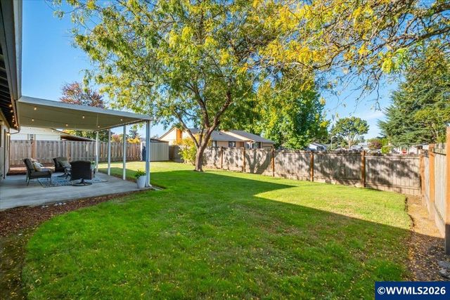 1487 Palace Dr NE, Salem, OR 97301