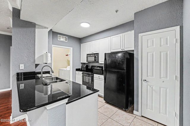 8539 GATE Parkway W 633, Jacksonville, FL 32216