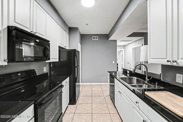 8539 GATE Parkway W 633, Jacksonville, FL 32216