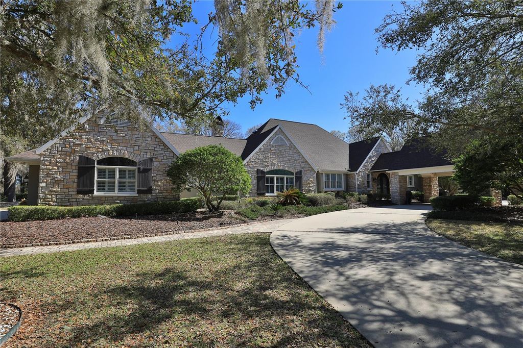 Image 2 of property listing at 7963 SE 12TH CIRCLE, Ocala, FL 34480