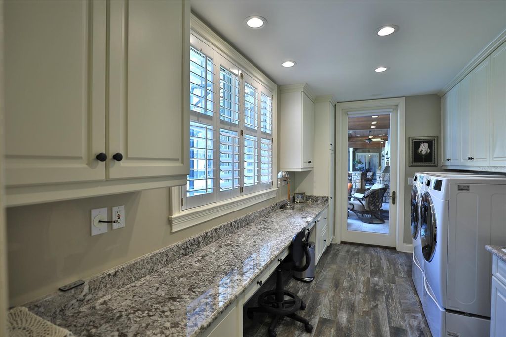 Image 39 of property listing at 7963 SE 12TH CIRCLE, Ocala, FL 34480