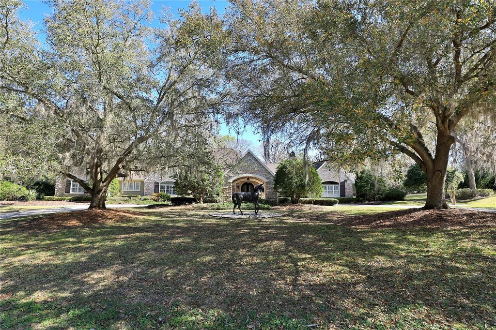 Image 6 of property listing at 7963 SE 12TH CIRCLE, Ocala, FL 34480
