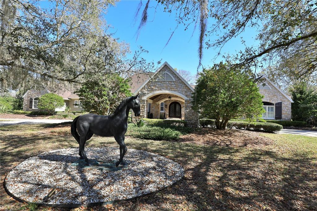 Image 8 of property listing at 7963 SE 12TH CIRCLE, Ocala, FL 34480