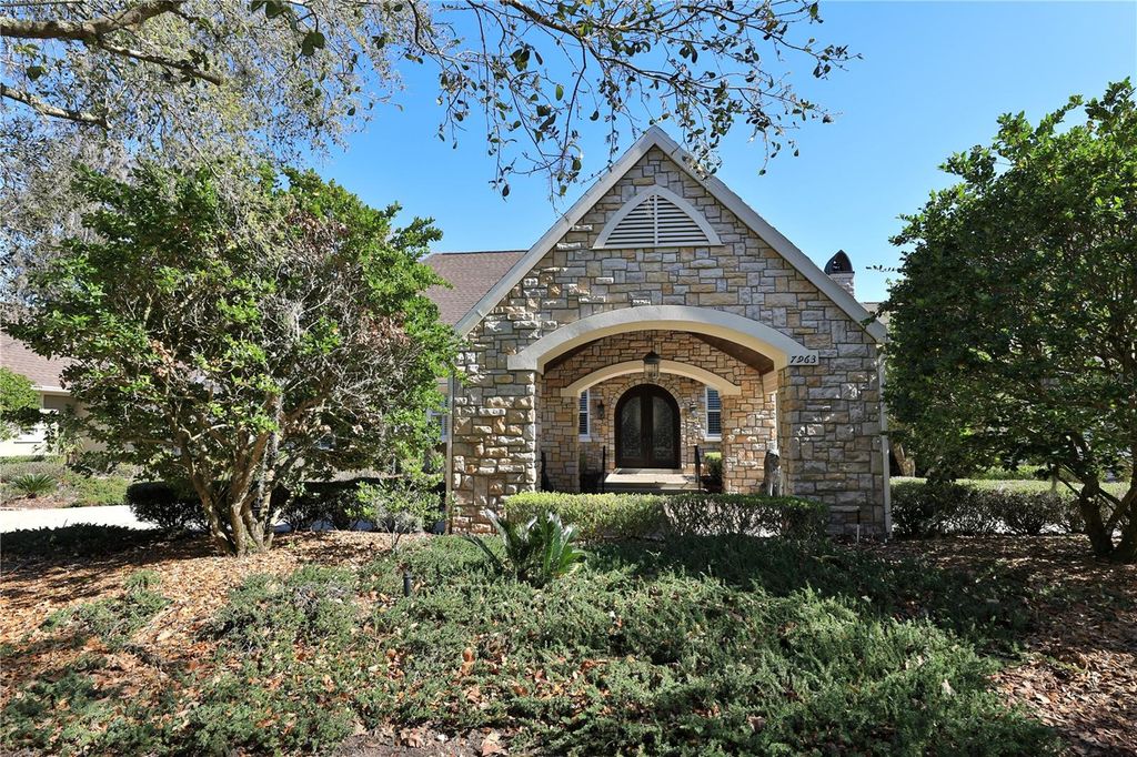 Image 9 of property listing at 7963 SE 12TH CIRCLE, Ocala, FL 34480