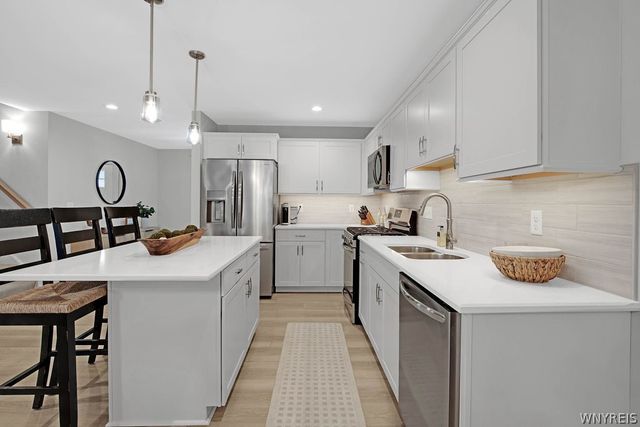 24 B Essex Woods Lane, Amherst, NY 14228