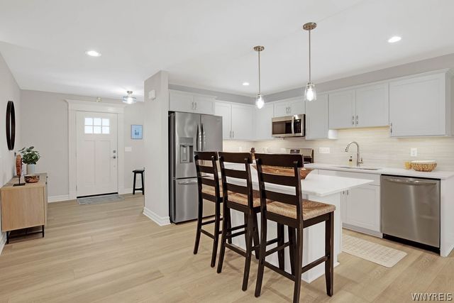 24 B Essex Woods Lane, Amherst, NY 14228