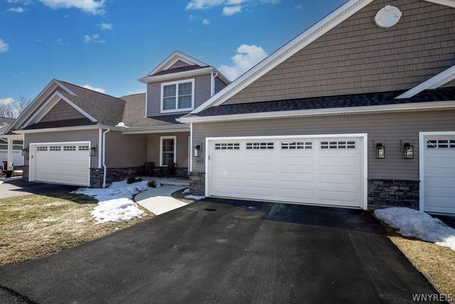 24 B Essex Woods Lane, Amherst, NY 14228