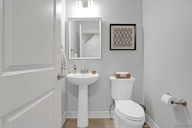 24 B Essex Woods Lane, Amherst, NY 14228