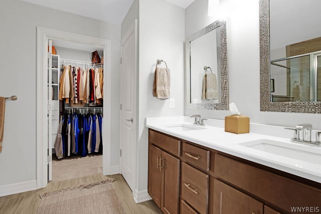 24 B Essex Woods Lane, Amherst, NY 14228