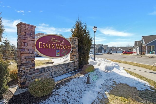 24 B Essex Woods Lane, Amherst, NY 14228