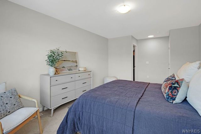 24 B Essex Woods Lane, Amherst, NY 14228